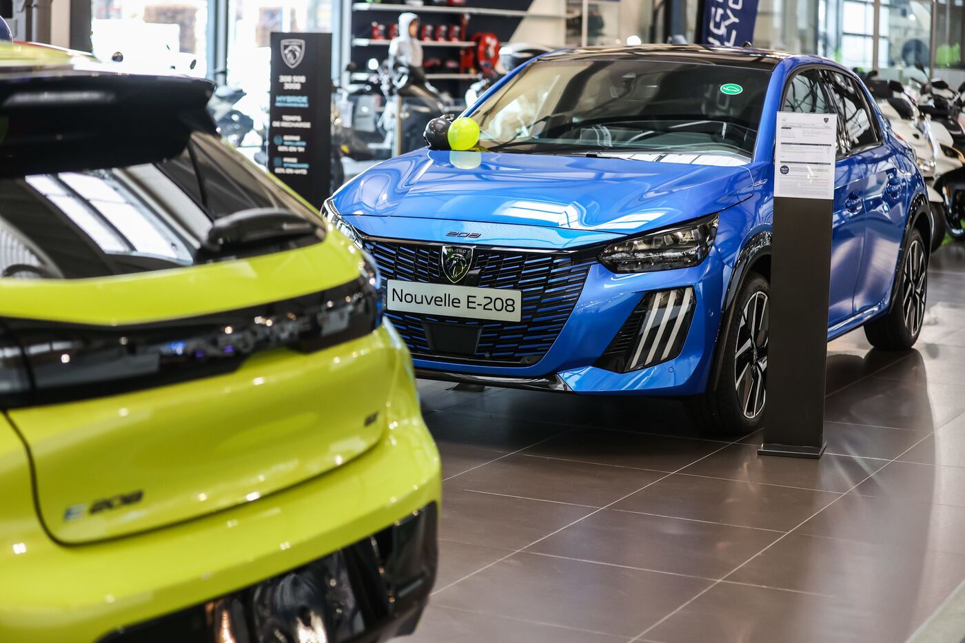 Les primes à la conversion, entre 1500 et 5000 euros, selon les revenus du foyer fiscal, étaient accordées lors de l’achat d’un véhicule propre en échange d’une vieille voiture (Illustration). Photo PQR/L'Est Républicain/Lionel Vadam
