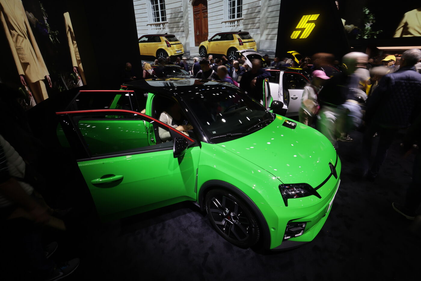 La nouvelle R5 électrique de Renault, construite à l'usine de Douai (Nord). LP/Olivier Arandel