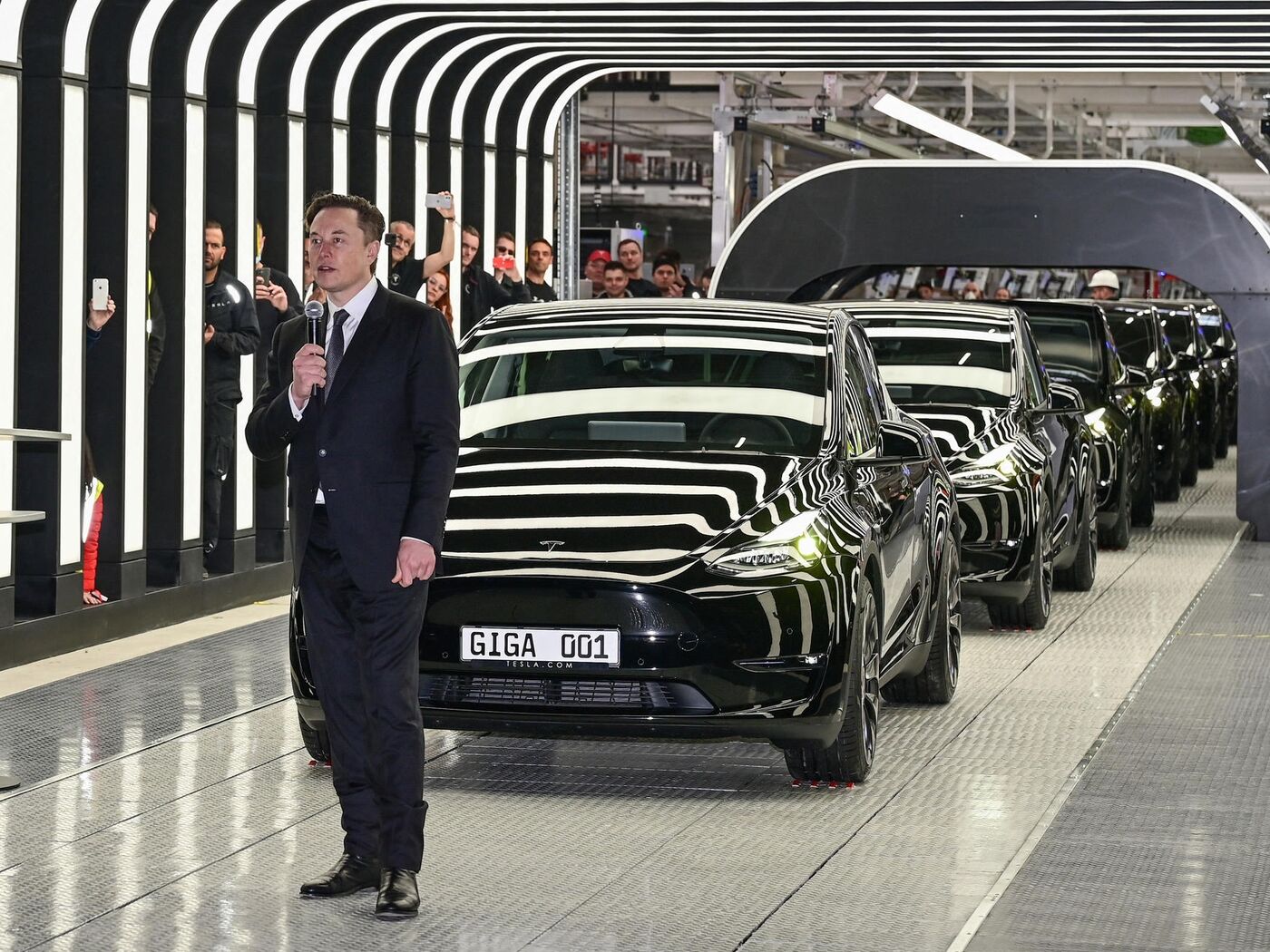 Grüenheide (Allemagne), le 22 mars 2022. Chasse maniaque aux coûts, «souci obsessionnel du détail et mépris du bien-être des équipes», telles sont les méthodes d'Elon Musk. AFP/Patrick Pleul