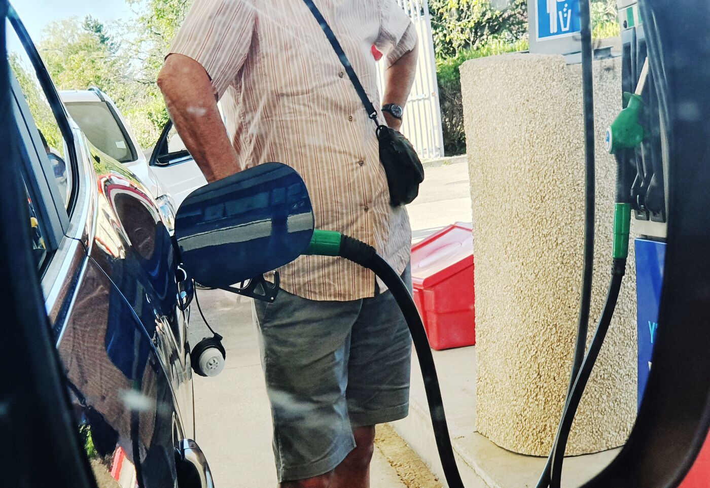 Pour un plein de gazole, il faut s’acquitter de 11 centimes supplémentaires par litre avec un prix moyen constaté en France de 1,95 euro. Julien Barbare/LP.