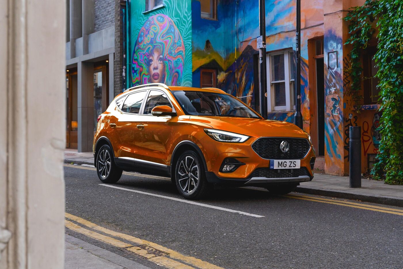 Le MG ZS affiche un tarif à partir de 16 990 euros en version confort, celle de base, contre 18 500 euros pour le Duster en entrée de gamme. MG