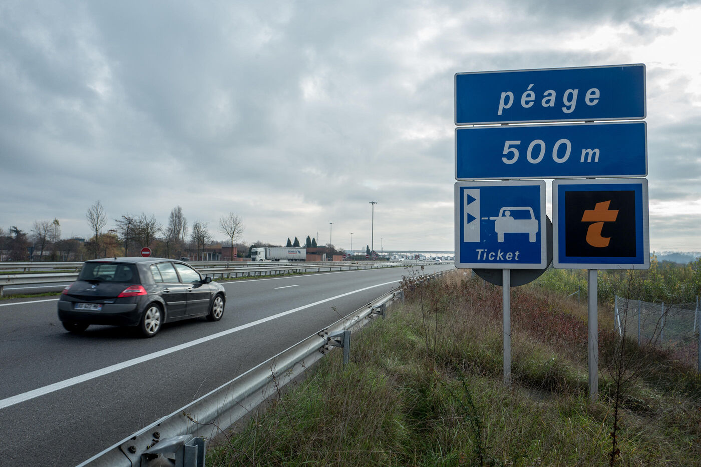 Pour 1,50 € par mois, ce dispositif permettait à son bénéficiaire de payer 15 % de moins au péage sur son trajet préférentiel autour de Toulouse du 1ᵉʳ au 22ᵉ passage et garantissait 80 % de baisse du 23ᵉ au 44ᵉ passage. AFP/ Frédéric Scheiber / Hans Lucas