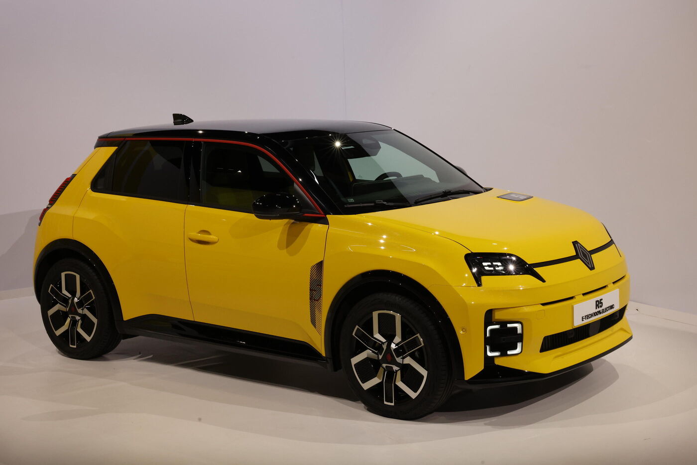 La nouvelle R5 électrique. De nombreuses marques, comme Renault ou Fiat exploitent le filon de la newstalgie (Illustration). LP/Olivier Lejeune