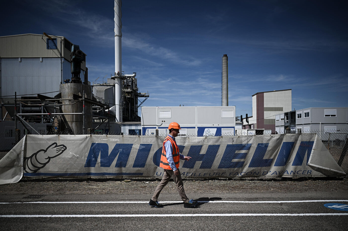 Le ralentissement de l’économie mondiale, surtout dans le domaine automobile où les ventes sont en repli, impacte les usines Michelin qui vont devoir fermer temporairement. AFP/Philippe Lopez