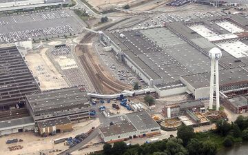 Poissy. Immense complexe de près de 200 ha, le site industriel du groupe automobile Stellantis devrait voir son activité repensée après 2028... et potentiellement céder du foncier. LP/Frédéric Dugit