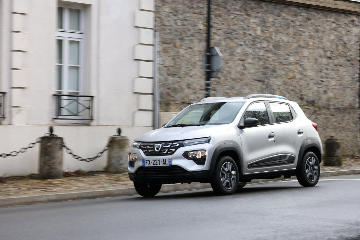 Lancée en mars 2021, la Dacia Spring, une petite citadine 100 % électrique au coût d’environ 14 000 €, se vend à 5 000 exemplaires par mois. LP/Olivier Lejeune